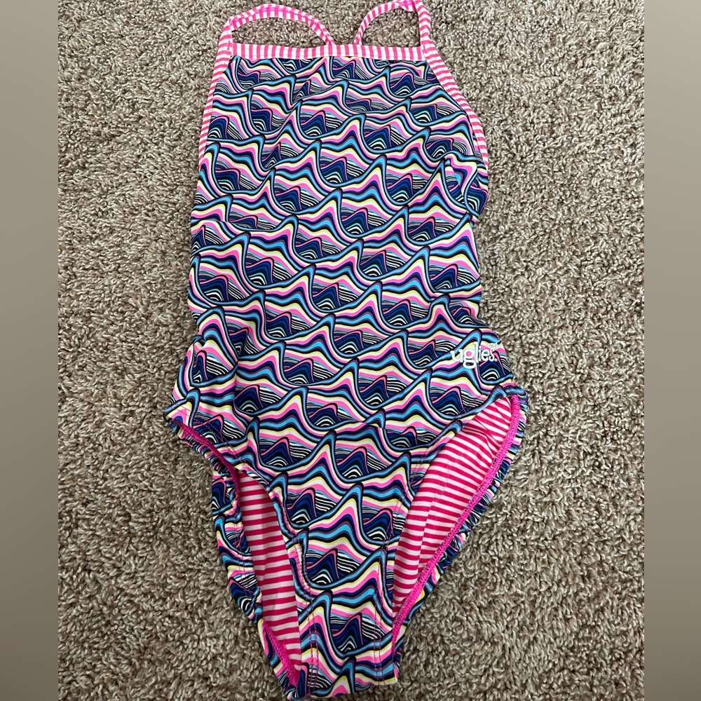 dolphin uglies nwot swimsuit